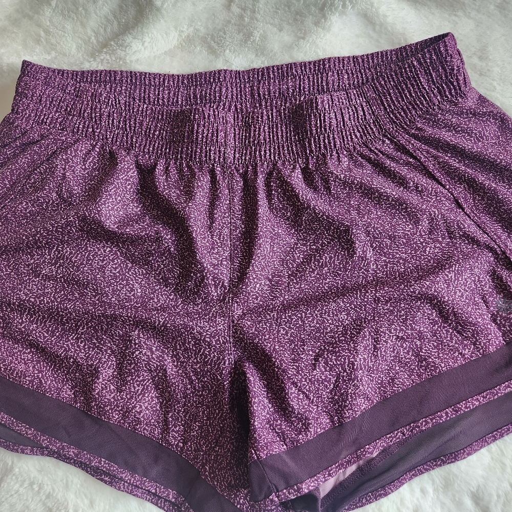 Athleta shorts size L